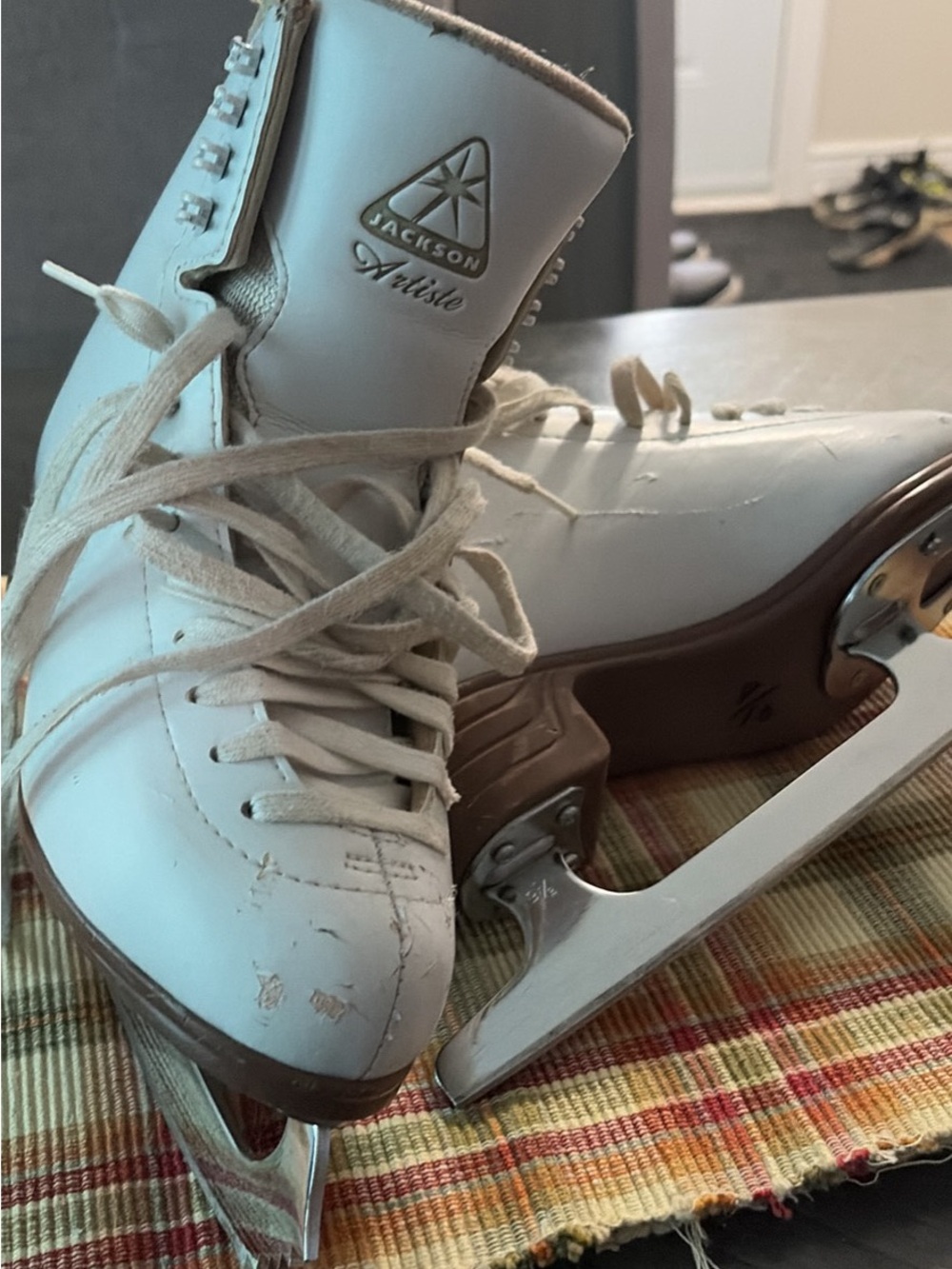 JACKSON Artiste White Lace-Up Women's Figure Ice Skates